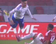 ايقاف لاعب في البرازيل حتى تعافي منافسه بعد تدخل عنيف!