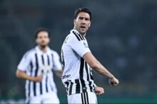 نابولي يتحرك لضم فلاهوفيتش وسط صراع أوروبي على اللاعب