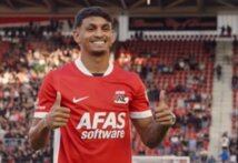 شباب الاهلي يحسم صفقة انتقال ويسلي باتاتي من الكمار الهولندي