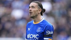 غريليش يتبرع بعشرة آلاف باوند لدعم مشجع لإيفرتون