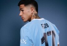 انزو فرنانديز يرتدي رقم 17 مع مانشستر سيتي