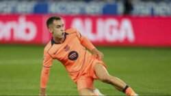 برشلونة يحدد سعر كاسادو وسط اهتمام أوروبي وسعودي