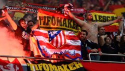 تغريم اتلتيكو مدريد بسبب تصرفات جماهيره امام ارسنال