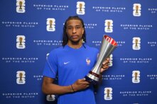 اوليسيه افضل لاعب في مباراة فرنسا والسنغال