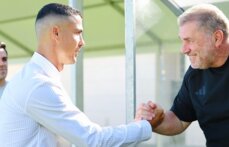 رونالدو يقطع إجازته ويجتمع مع بوستيكوغلو في معسكر النصر