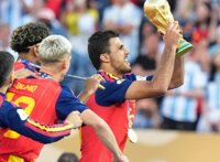 مانشستر سيتي يتمسك بقيمة رودري وبرشلونة يستعد لرفع عرضه