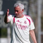 مورينيو يطلب من ريال مدريد التعاقد مع مدافع جديد