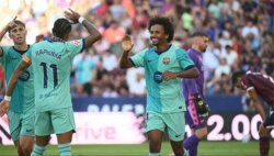برشلونة يواجه راسينغ سانتاندير وسط تألق رافينيا ويامال