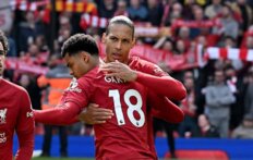 فان دايك يطالب ليفربول بالإبقاء على غاكبو