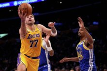 NBA: الليكرز يتفوق على الواريرز في افتتاح مباريات الموسم الجديد