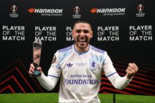 بوينديا افضل لاعب في مباراة استون فيلا وفرايبورغ
