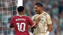 ريال مدريد يحتج على قرار الحكم بعد ركلة جزاء مبابي
