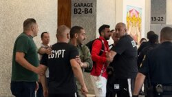 مشادة كلامية بين ابراهيم حسن واحد عناصر الامن في المونديال