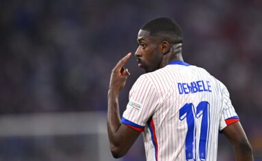 ديمبيلي يفاجئ حافلة المنتخب الفرنسي بطبق أومليت